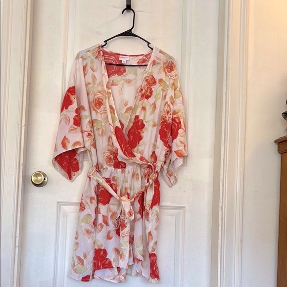 NWOT - LuLaRoe Red and Cream romper-kimono, belted, pockets Stylish - Picture 2 of 6
